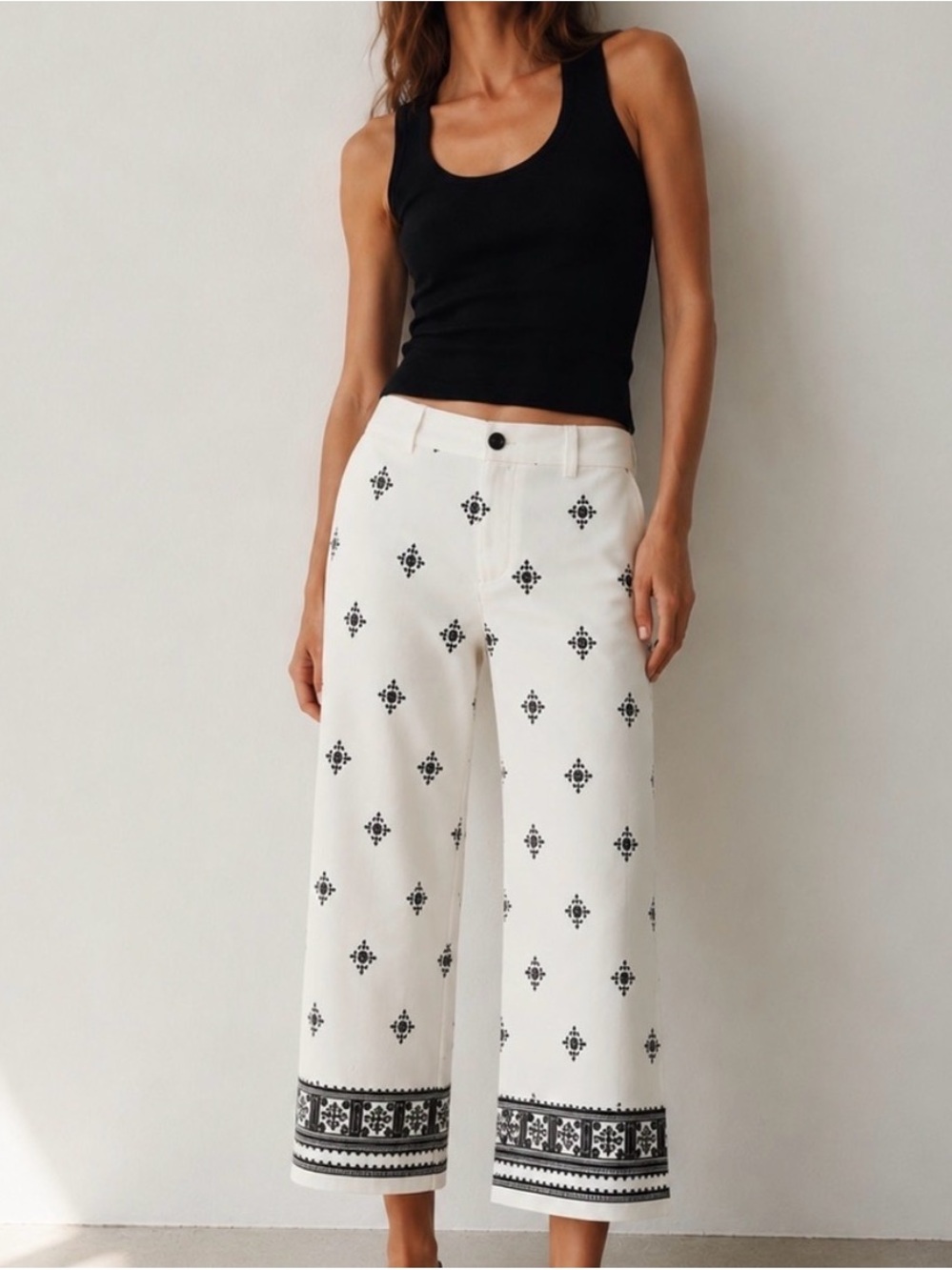 Zara Embroidered Wide-Leg ankle Pants in Ivory size medium - Picture 5 of 7